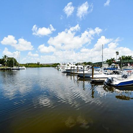 Remodeled, Huge Pool, Tiki Bar & Grill, Quiet Room Sarasota Extérieur photo