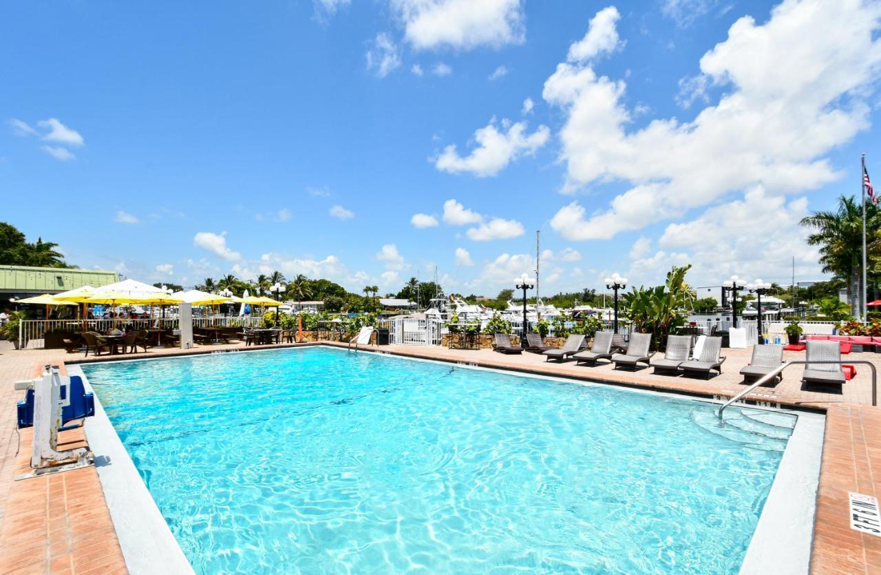 Remodeled, Huge Pool, Tiki Bar & Grill, Quiet Room Sarasota Extérieur photo