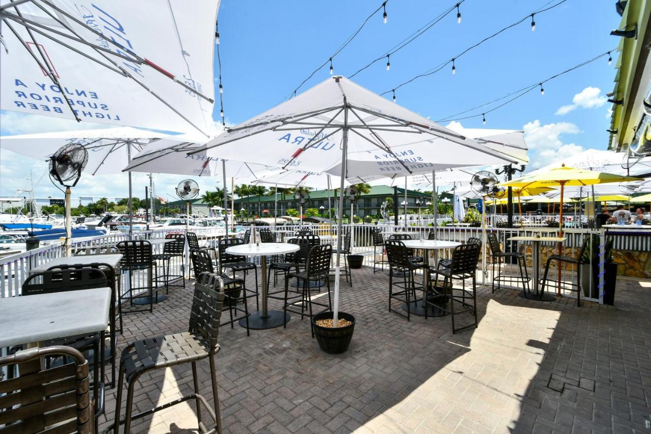 Remodeled, Huge Pool, Tiki Bar & Grill, Quiet Room Sarasota Extérieur photo